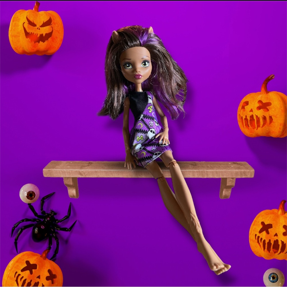 2015 Monster High Clawdeen Wolf Doll
2015 How Do You Boo Collectible
Toy GUC